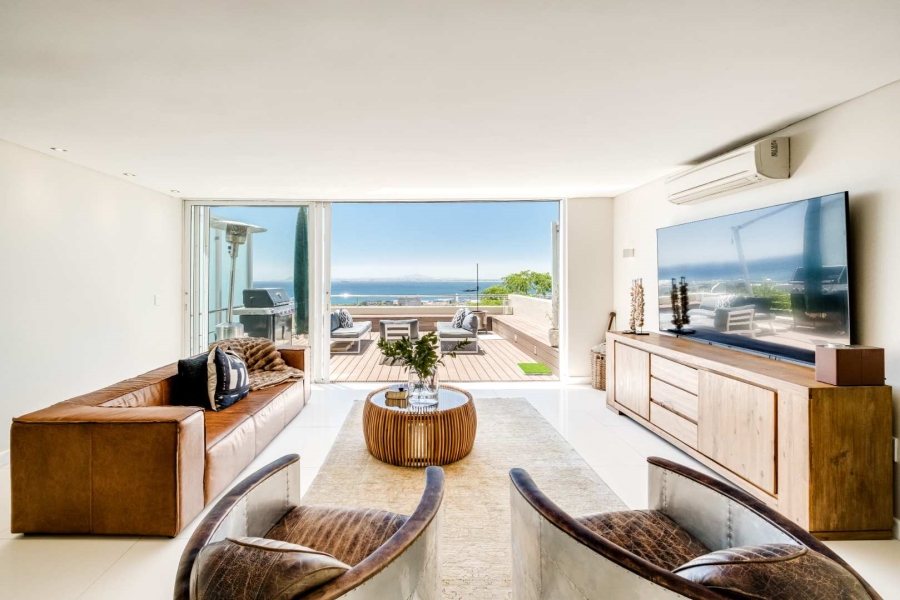 3 Bedroom Property for Sale in Green Point Western Cape